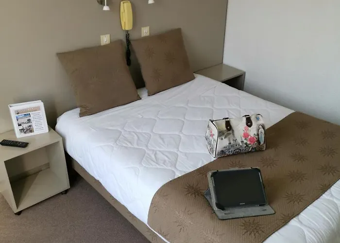 Adonis Lourdes - Notre Dame De La Sarte